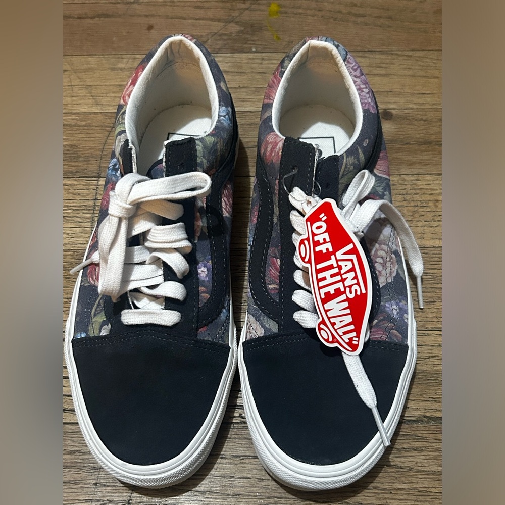 Vans size 8 . Brand new .Never used .